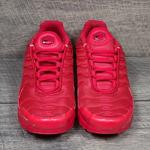 triple red air max plus